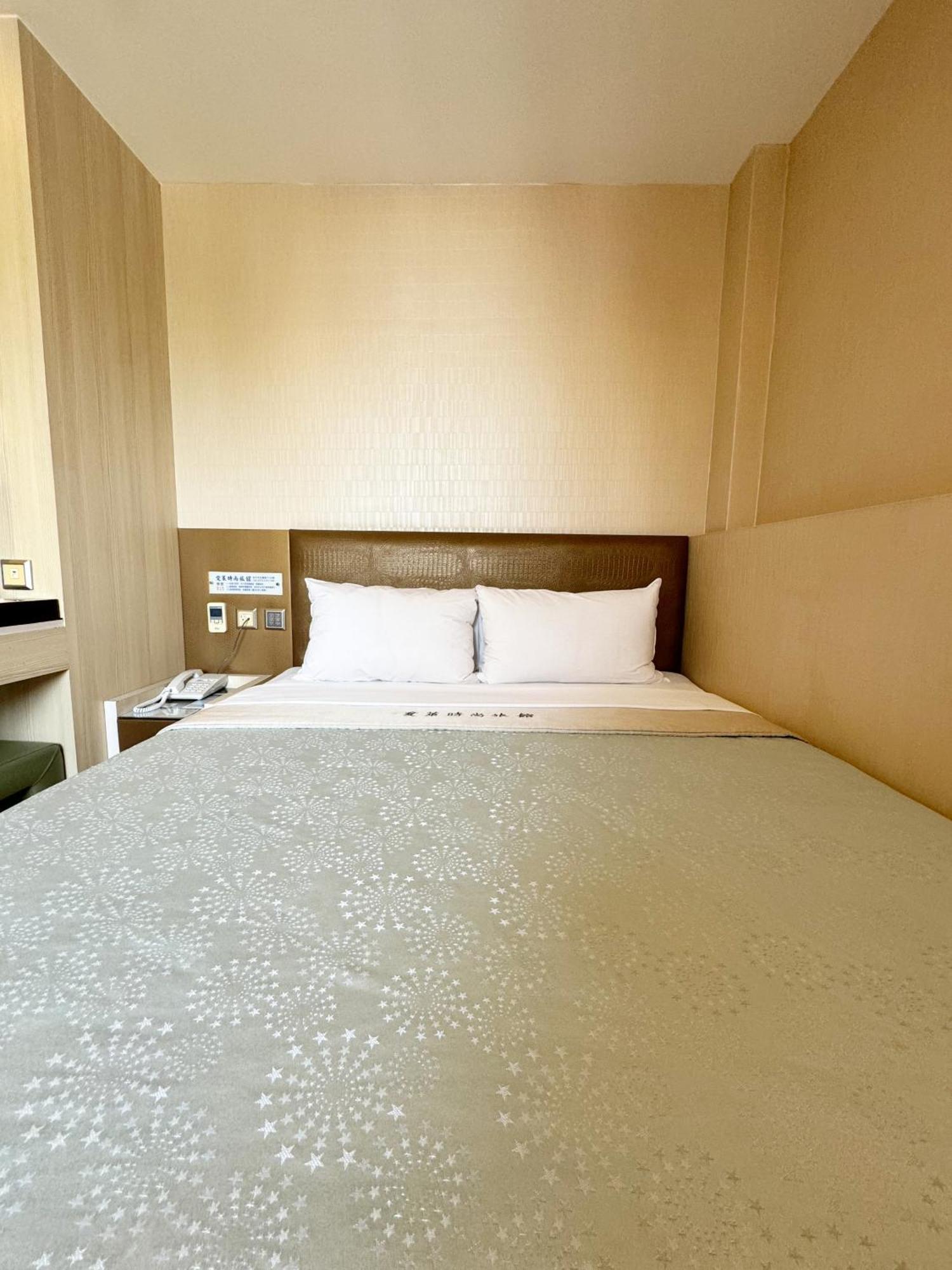 Ai Lai Fashion Hotel Taichung Room photo